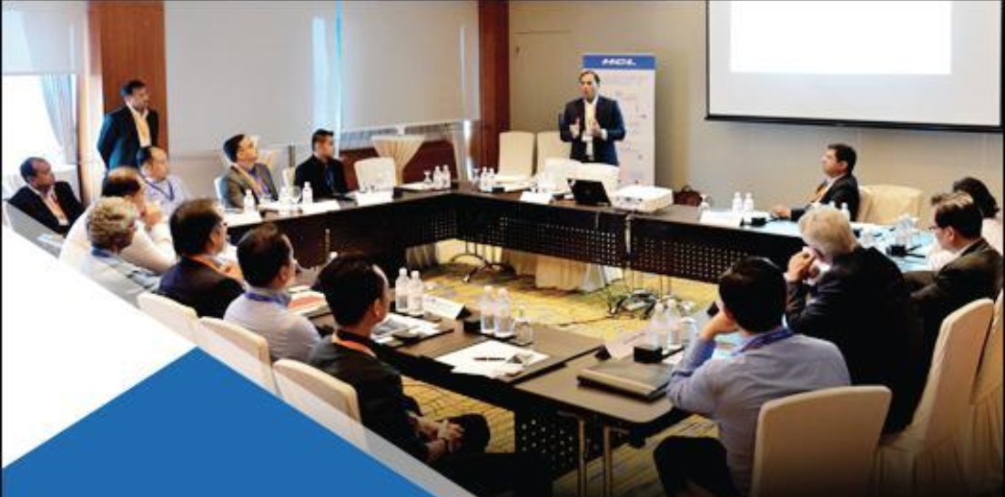 Manoj Gupta conducting a round table conference on ‘Digital Disruption and future of Technology’ for CIOs and Technology Leaders of Asia Pacific (APAC) region at Singapore